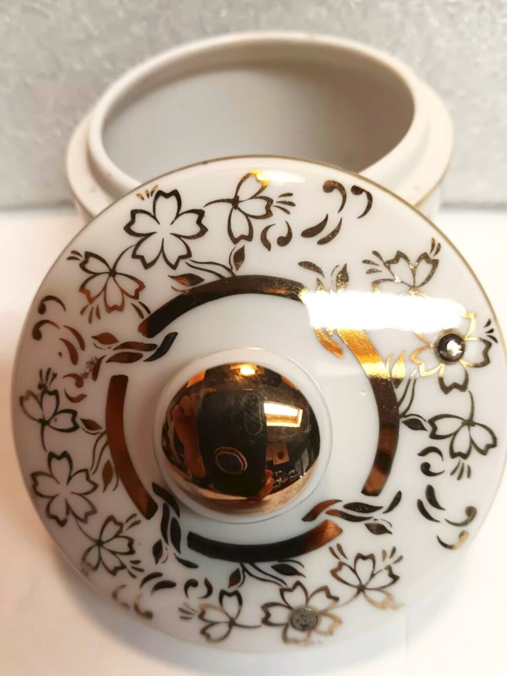 Vintage Lefton porcelain white and gold vanity trinket jar. - Picture 14 of 17
